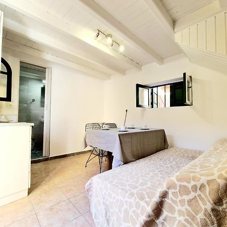 Piccolo Modern Suites Old Town Rhodes City Exterior foto